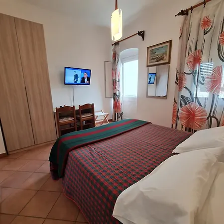 Genio Отель Портовенере